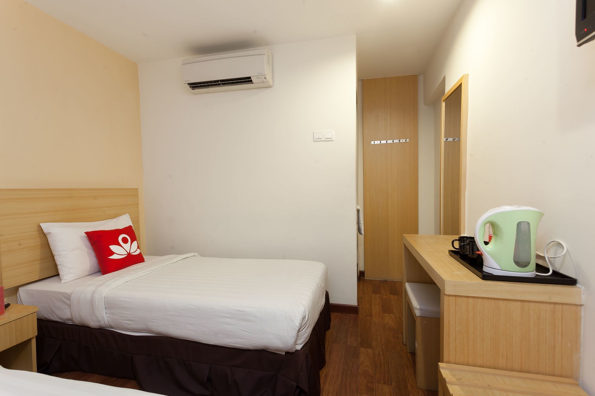 Zen Rooms Opposite Ymca 吉隆坡 外观 照片